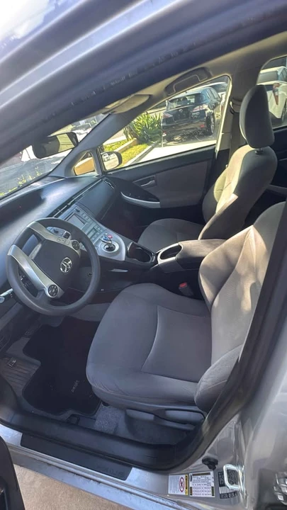 2015 Toyota Prius 3rd Gen - Image 3 of 5