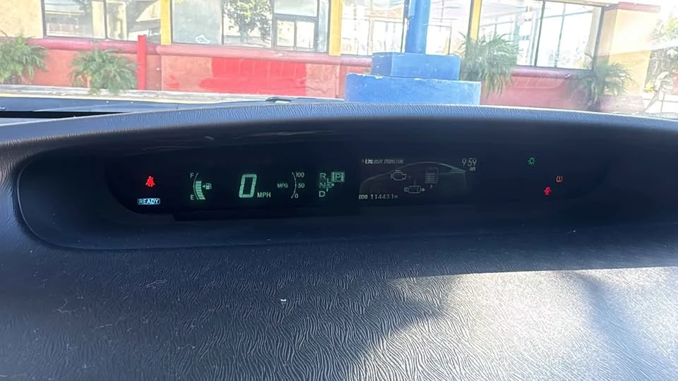 2015 Toyota Prius 3rd Gen - Image 5 of 5