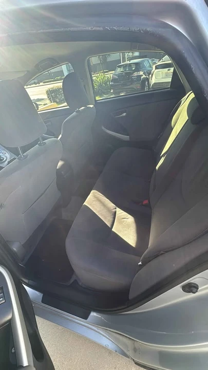 2015 Toyota Prius 3rd Gen - Image 4 of 5