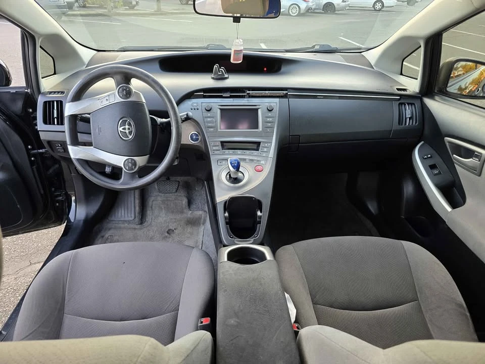 2015 Toyota Prius 3rd Gen - Image 2 of 12