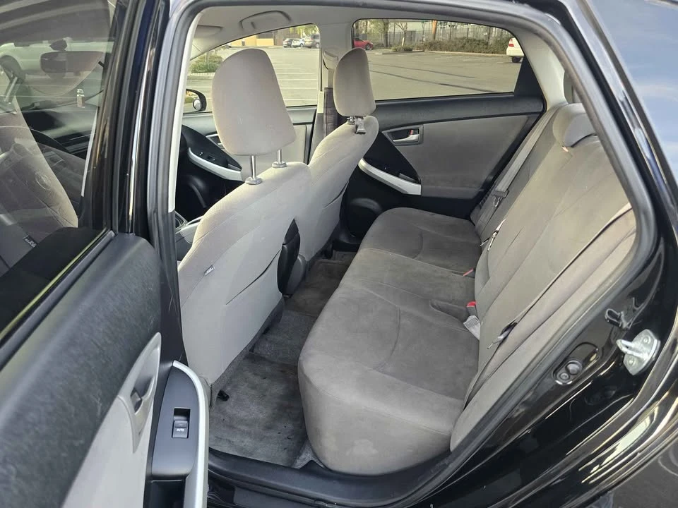 2015 Toyota Prius 3rd Gen - Image 11 of 12