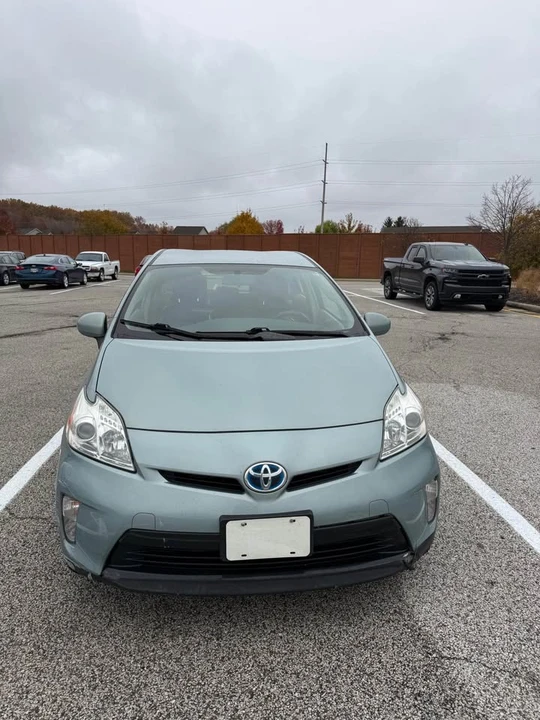 2015 Toyota Prius 3rd Gen - Image 6 of 9