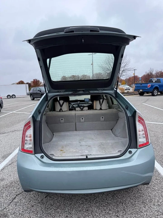 2015 Toyota Prius 3rd Gen - Image 4 of 9