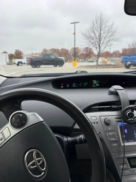 2015 Toyota Prius 3rd Gen - Image 9 of 9