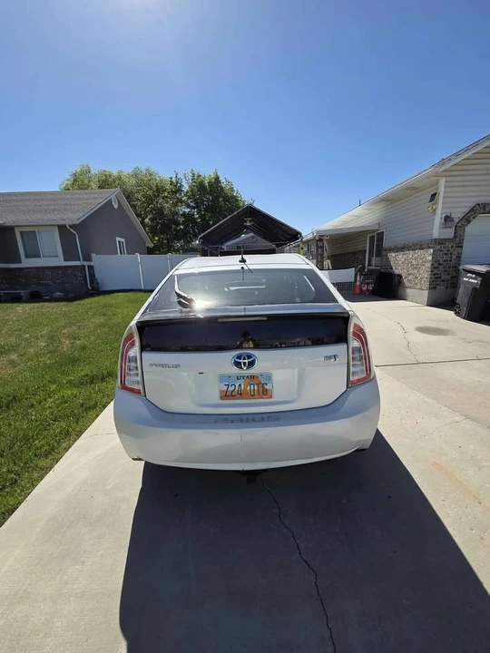 2015 Toyota Prius 3rd Gen - Image 2 of 12