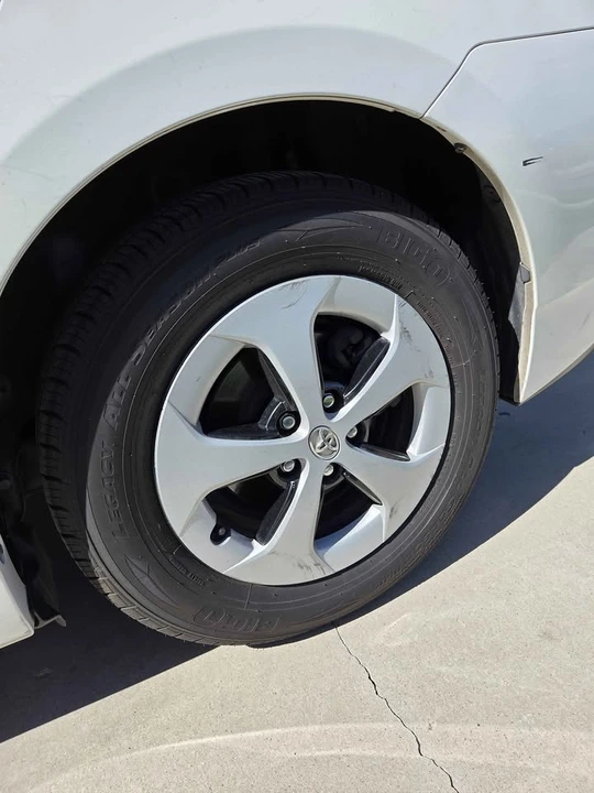 2015 Toyota Prius 3rd Gen - Image 11 of 12