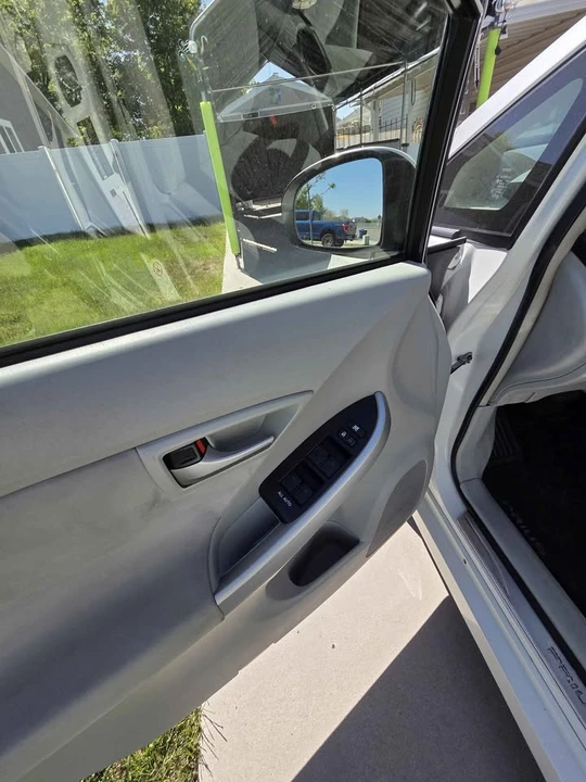 2015 Toyota Prius 3rd Gen - Image 6 of 12