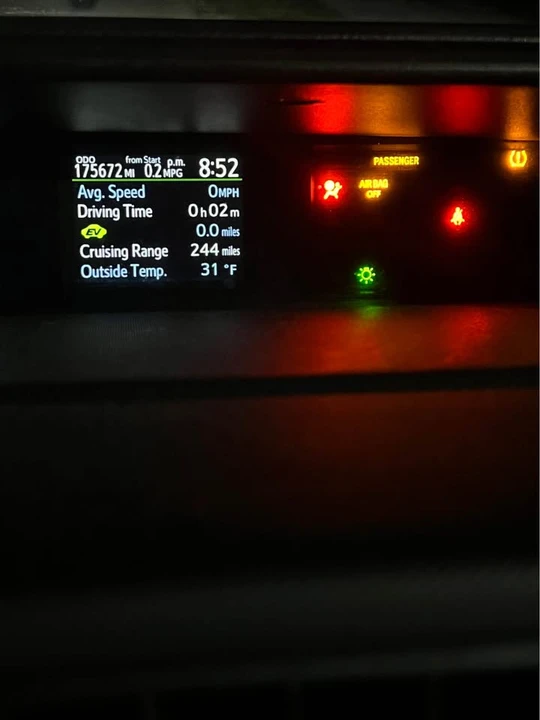 2015 Toyota Prius 3rd Gen - Image 4 of 4