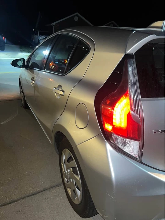 2015 Toyota Prius 3rd Gen - Image 2 of 4