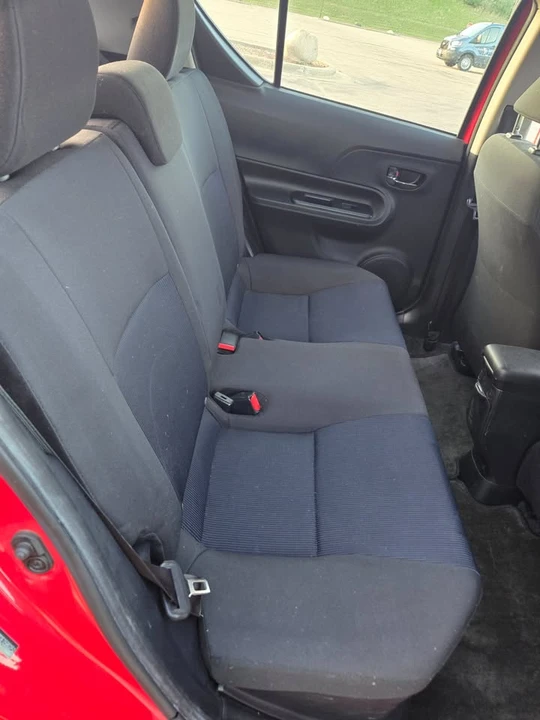 2015 Toyota Prius 3rd Gen - Image 7 of 10