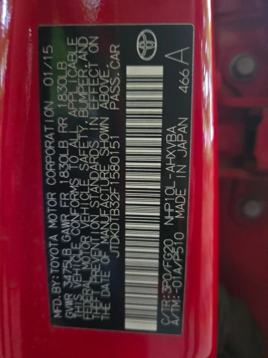 2015 Toyota Prius 3rd Gen - Image 9 of 10