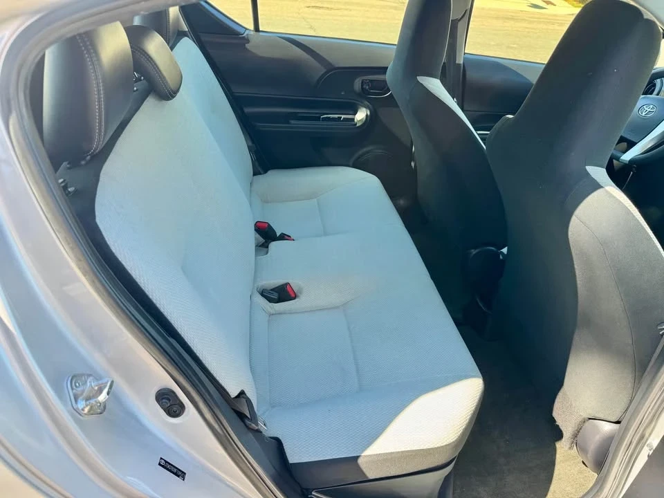 2015 Toyota Prius 3rd Gen - Image 12 of 14