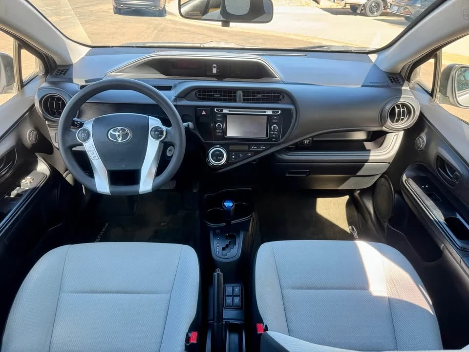 2015 Toyota Prius 3rd Gen - Image 13 of 14