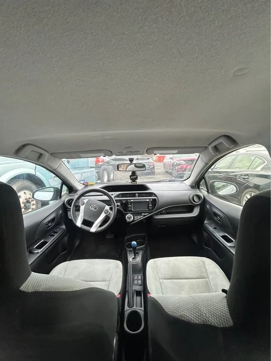 2015 Toyota Prius 3rd Gen - Image 6 of 10