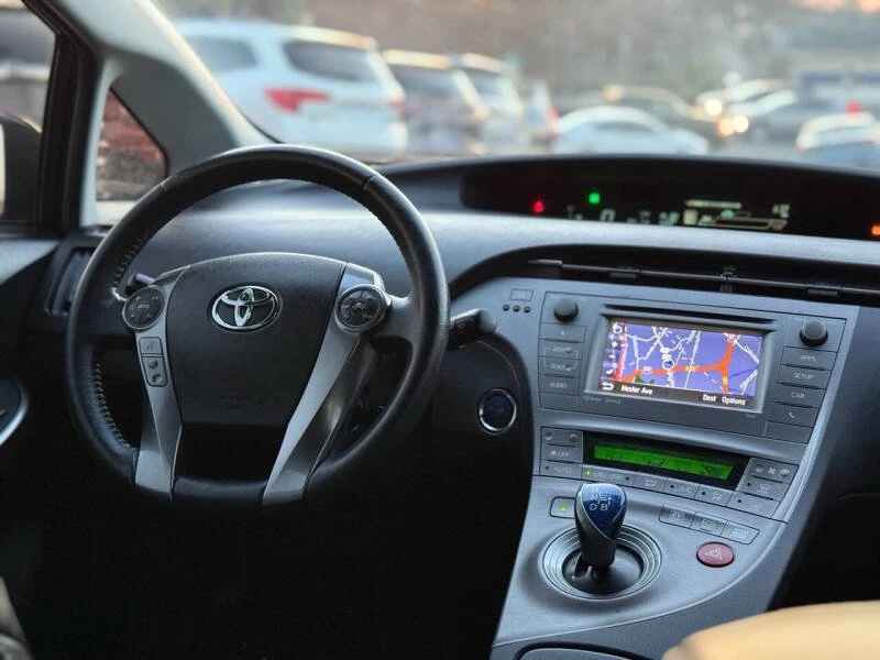 2015 Toyota Prius 3rd Gen - Image 9 of 20