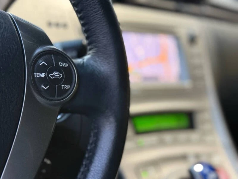 2015 Toyota Prius 3rd Gen - Image 17 of 20