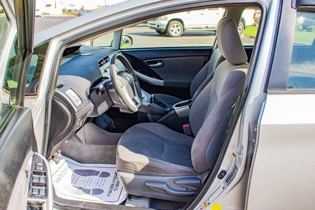 2015 Toyota Prius 3rd Gen - Image 12 of 20