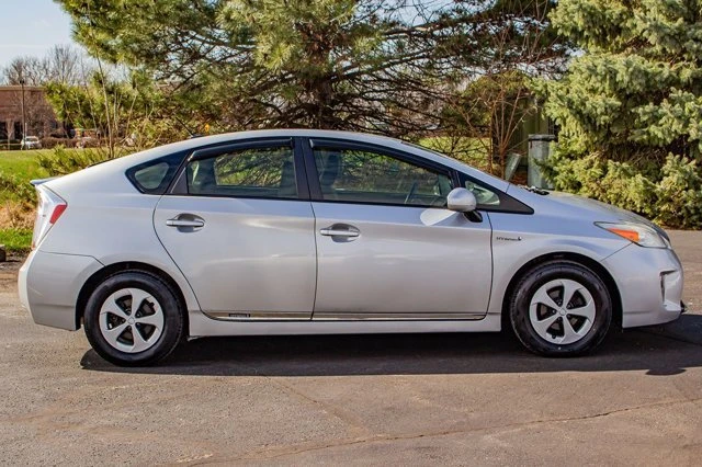 2015 Toyota Prius 3rd Gen - Image 11 of 20