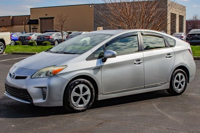 2015 Toyota Prius 3rd Gen - Image 4 of 20