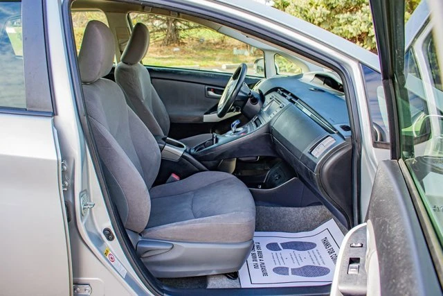 2015 Toyota Prius 3rd Gen - Image 19 of 20