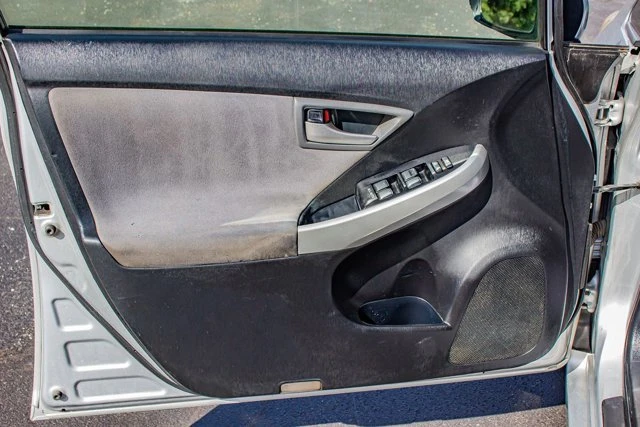 2015 Toyota Prius 3rd Gen - Image 13 of 20