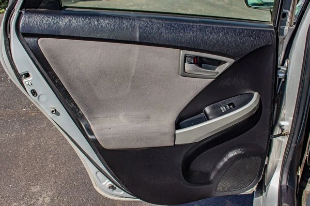 2015 Toyota Prius 3rd Gen - Image 15 of 20