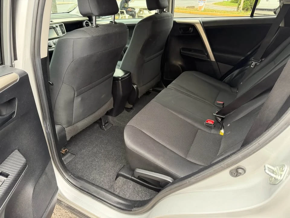 2015 Toyota RAV4 4th Gen - Image 15 of 17