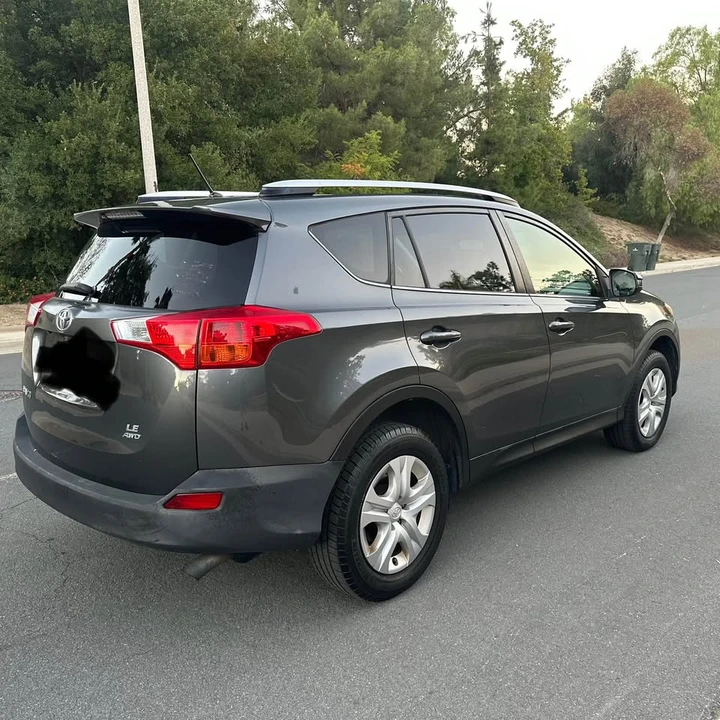2015 Toyota RAV4 4th Gen - Image 4 of 7