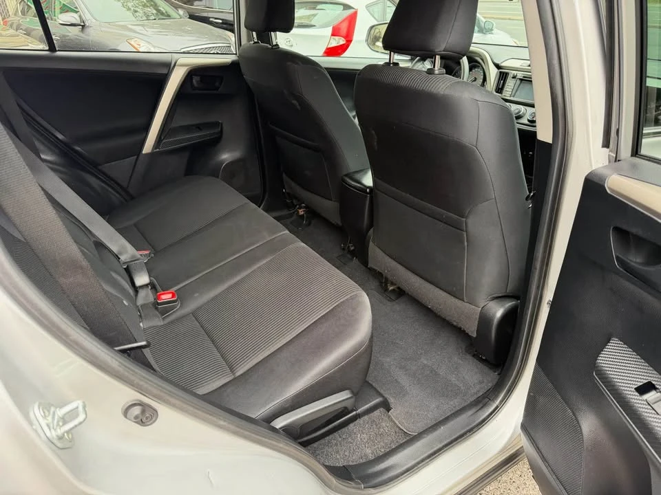 2015 Toyota RAV4 4th Gen - Image 12 of 17
