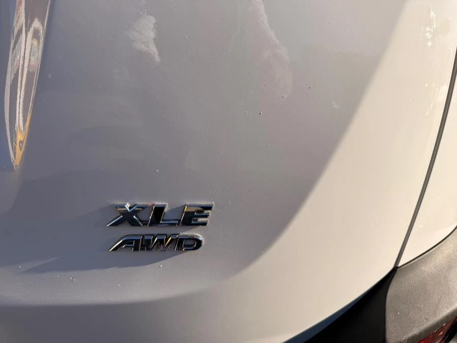 2015 Toyota RAV4 4th Gen - Image 12 of 20