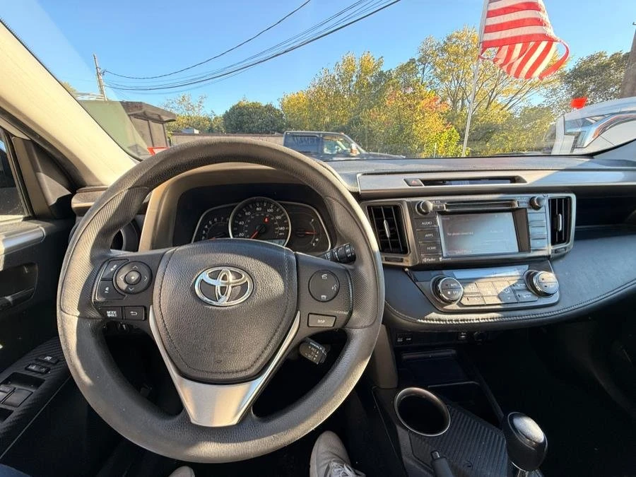 2015 Toyota RAV4 4th Gen - Image 15 of 20