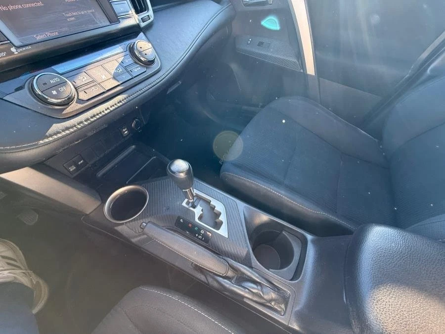 2015 Toyota RAV4 4th Gen - Image 18 of 20