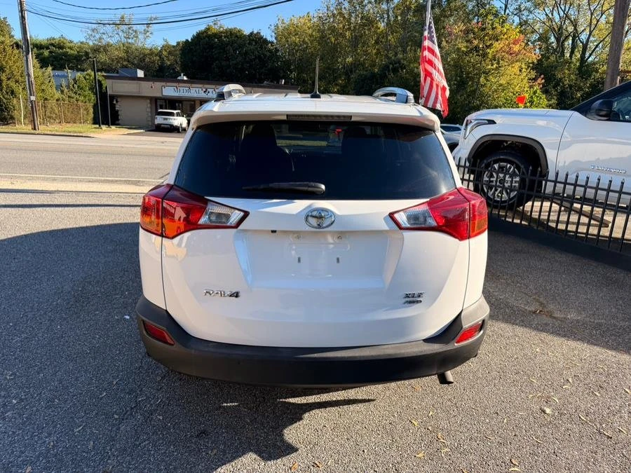 2015 Toyota RAV4 4th Gen - Image 11 of 20
