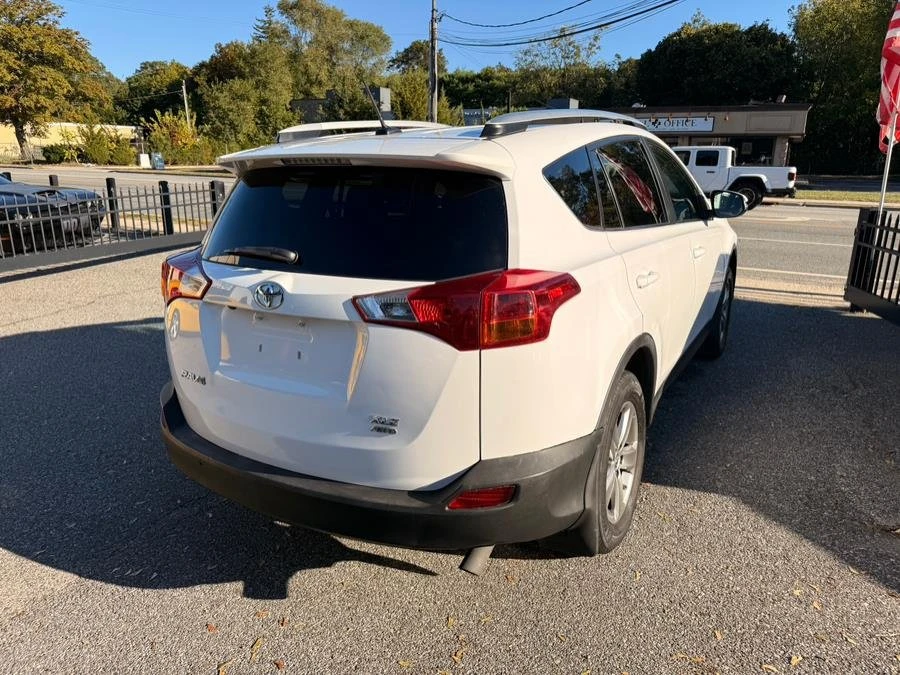 2015 Toyota RAV4 4th Gen - Image 9 of 20