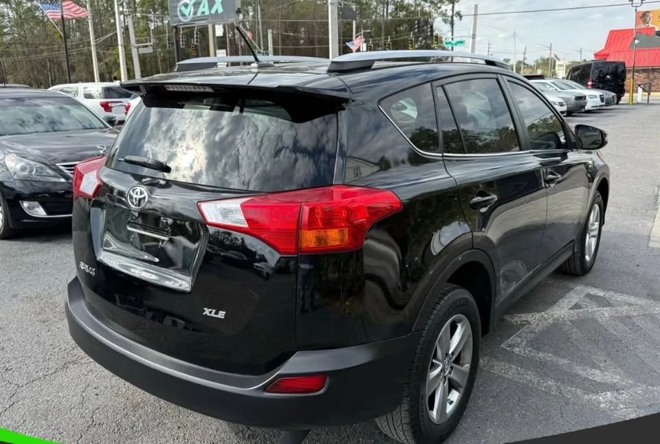 2015 Toyota RAV4 4th Gen - Image 4 of 12