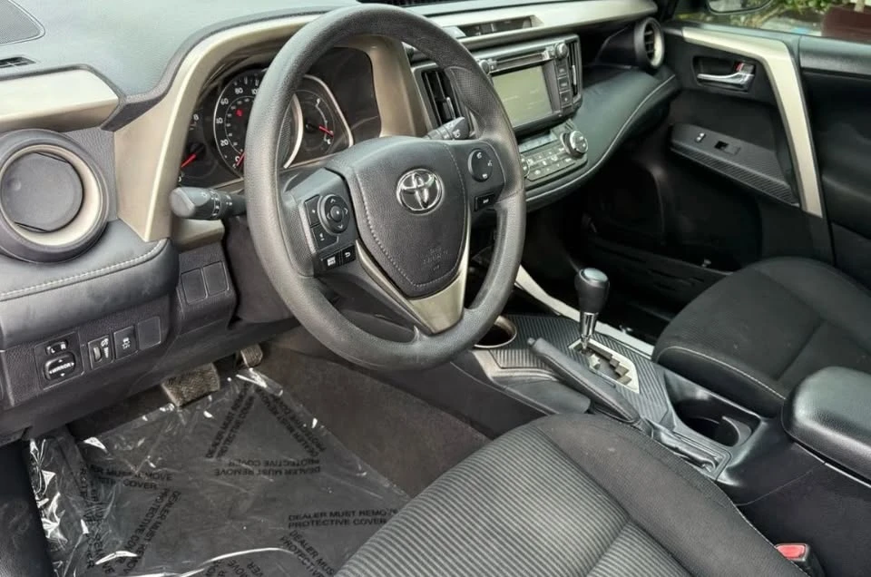 2015 Toyota RAV4 4th Gen - Image 9 of 12