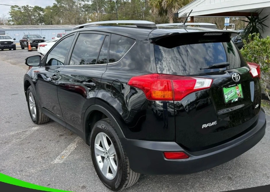 2015 Toyota RAV4 4th Gen - Image 6 of 12