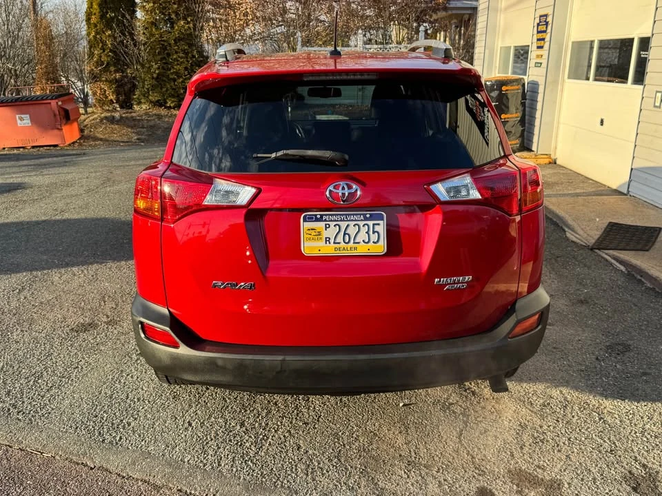 2015 Toyota RAV4 4th Gen - Image 4 of 18