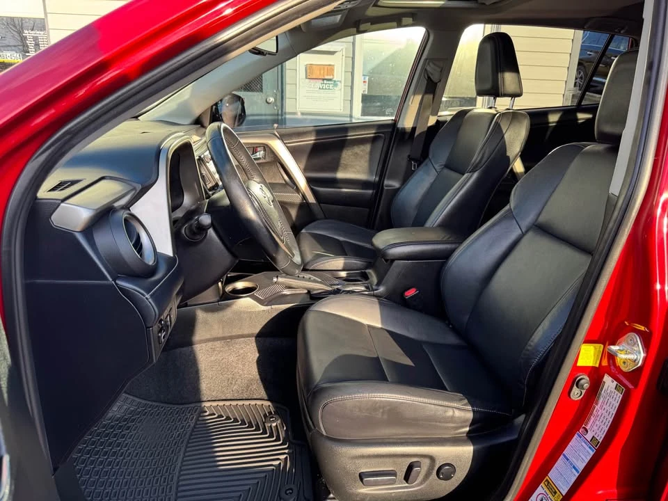 2015 Toyota RAV4 4th Gen - Image 11 of 18