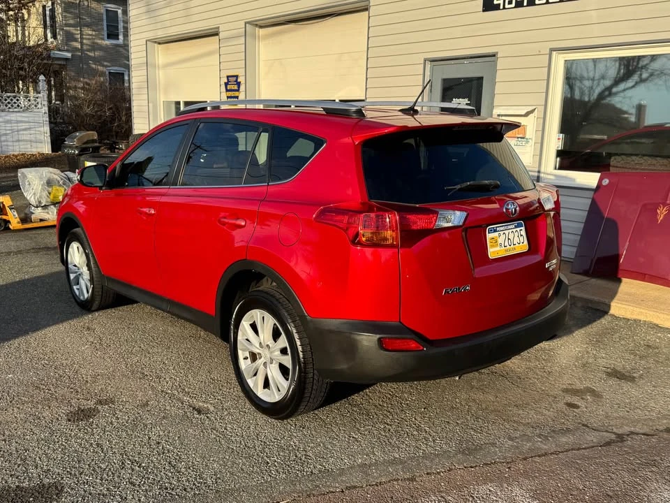2015 Toyota RAV4 4th Gen - Image 3 of 18