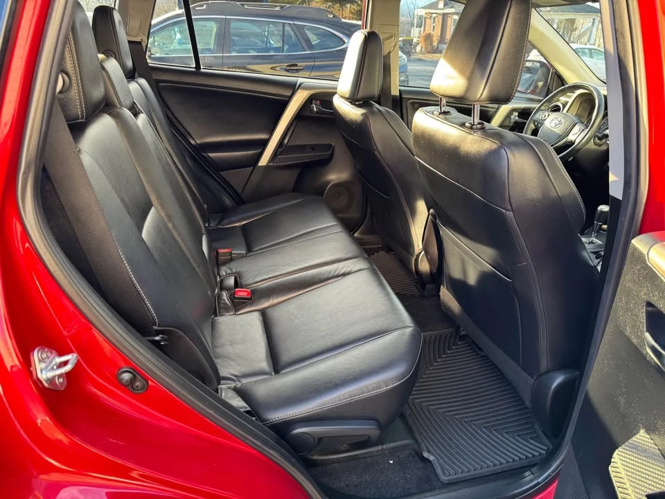2015 Toyota RAV4 4th Gen - Image 17 of 18