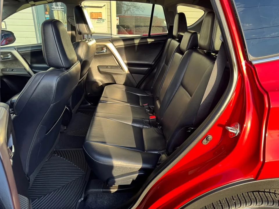 2015 Toyota RAV4 4th Gen - Image 15 of 18