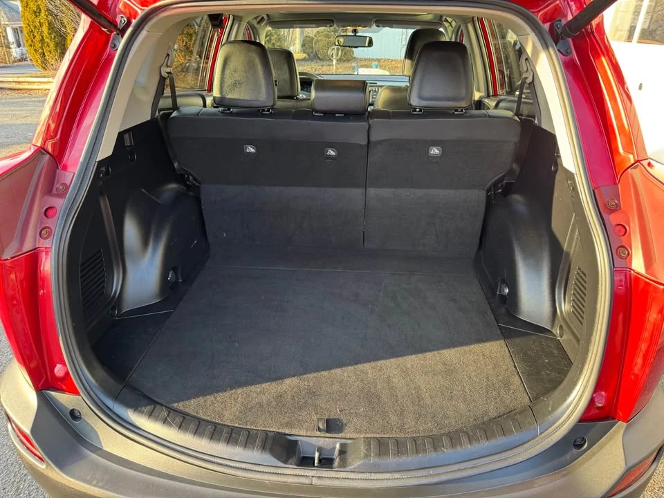 2015 Toyota RAV4 4th Gen - Image 16 of 18
