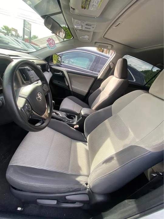2015 Toyota RAV4 4th Gen - Image 6 of 8