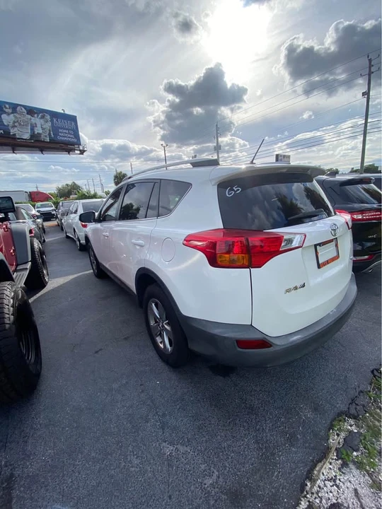 2015 Toyota RAV4 4th Gen - Image 5 of 8