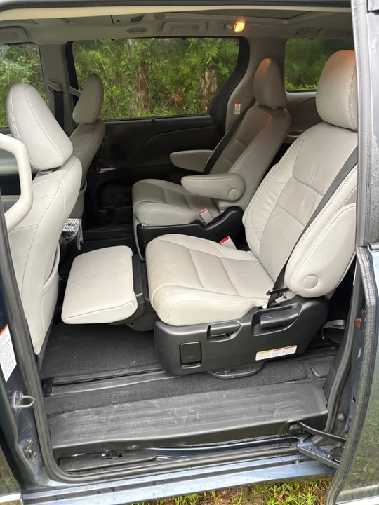 2015 Toyota Sienna 3rd Gen - Image 9 of 10