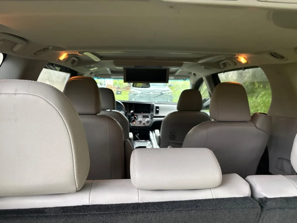 2015 Toyota Sienna 3rd Gen - Image 4 of 10