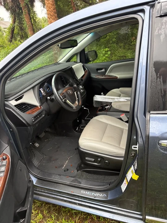 2015 Toyota Sienna 3rd Gen - Image 3 of 10