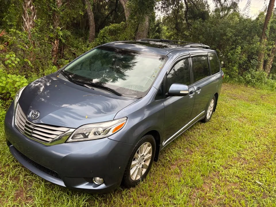 2015 Toyota Sienna 3rd Gen - Image 8 of 10