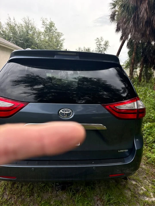 2015 Toyota Sienna 3rd Gen - Image 6 of 10